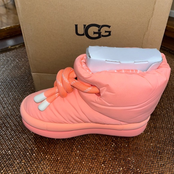 UGG Coral Puffy Short Winter Snow Booties Women’s Size 6 Winter Puffer Boots - Picture 4 of 8